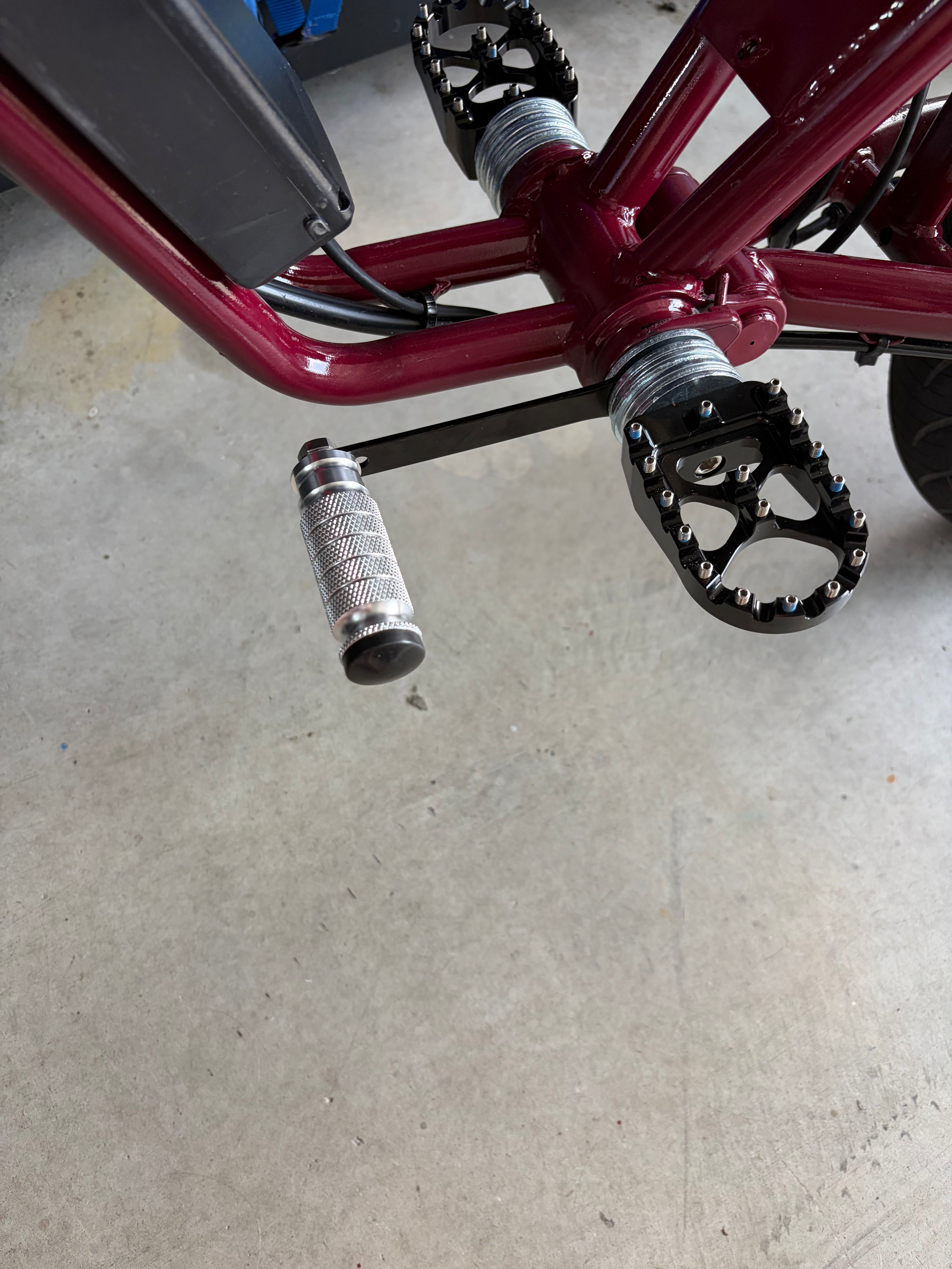 Ridstar q20 shiftlock (ONLY WORKS WITH PEGS, DOESNT COME WITH WASHERS)